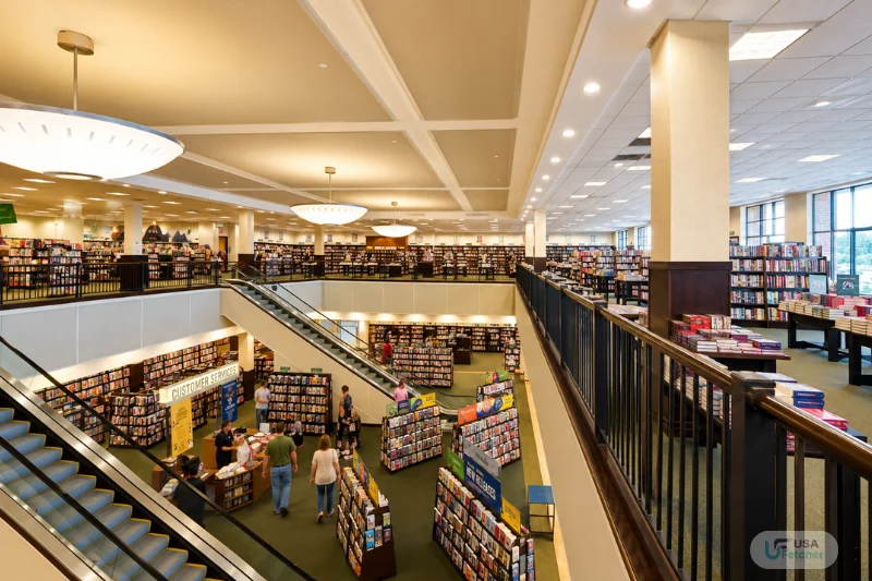 Spacious Barnes & Noble bookstore inside Oak Park Mall with books and escalators